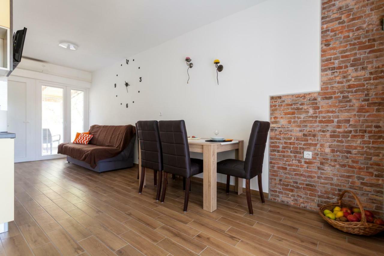 Apartment Hasanec By El-Pi Tours Njivice Exterior foto